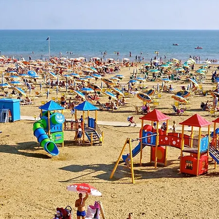 Charming Flat Just Steps Away From The * Bibione