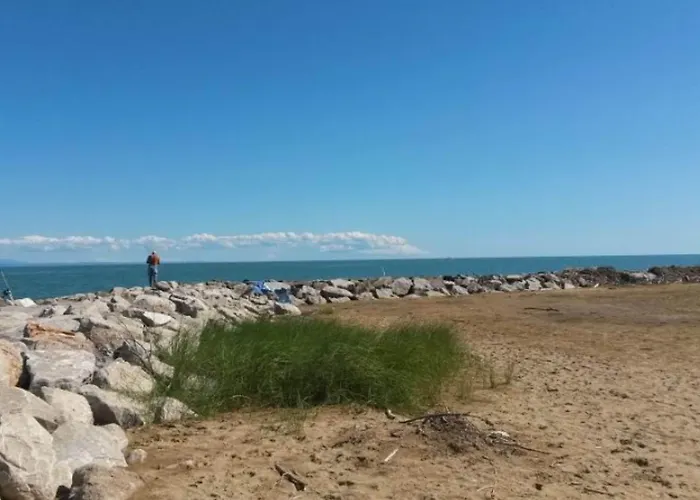 Charming Flat Just Steps Away From The * Бибионе