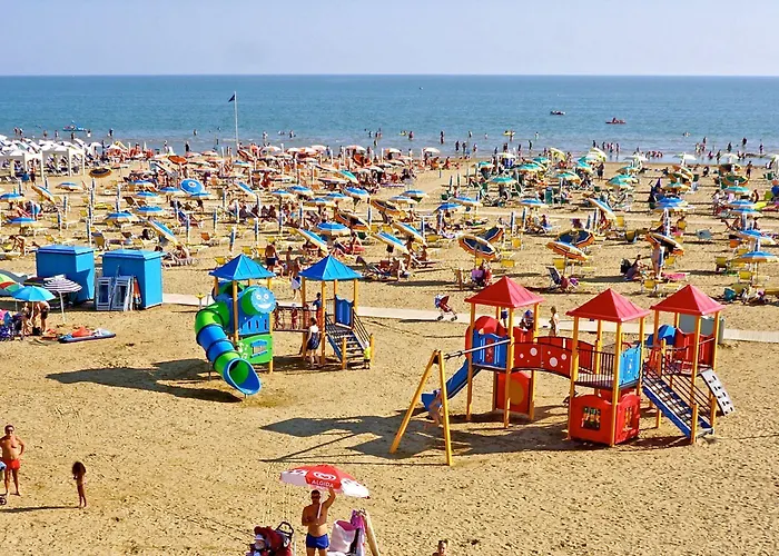 Апартаменты Charming Flat Just Steps Away From The *