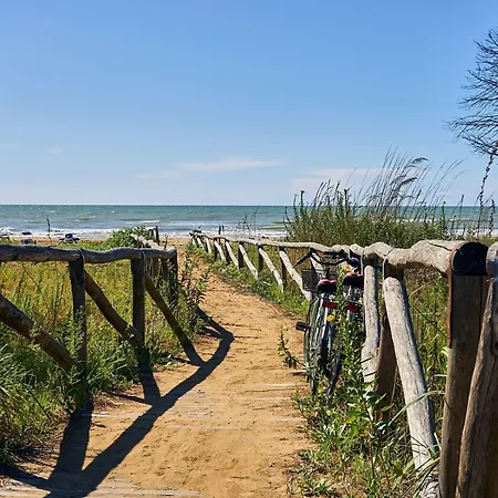 Charming Flat Just Steps Away From The * Bibione