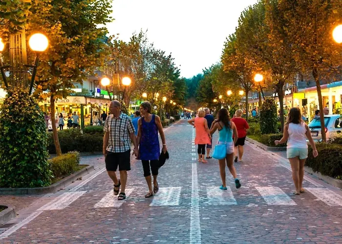 Charming Flat Just Steps Away From The 公寓 *